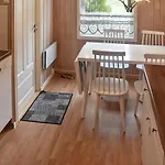 4 Person In *